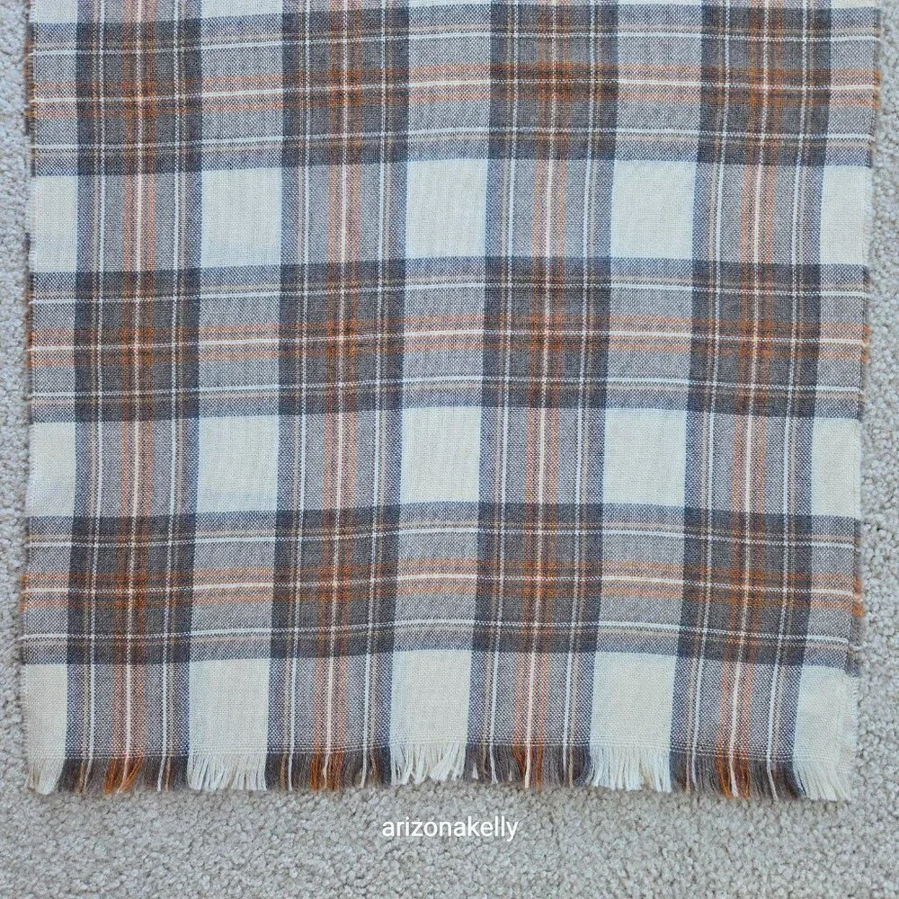 NWOT Johnstons Extra Fine Merino Wool Plaid Scarf Scotland